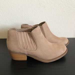 Brand New! Maurice’s Tan Heeled Booties